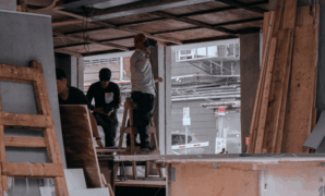 10 Alat Wajib untuk Membuat Kerajinan Kayu di Rumah